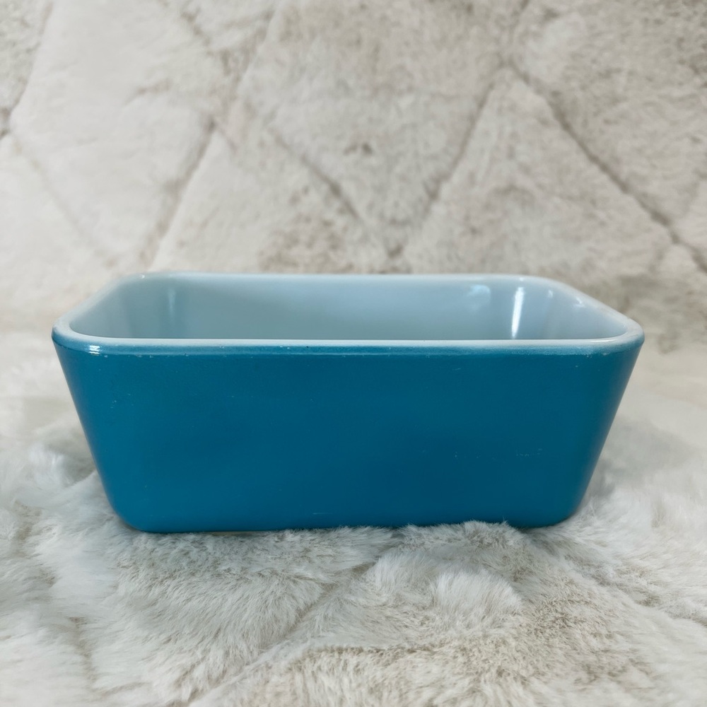 Vintage Pyrex Primary Blue 0502 Refrigerator Dish 1.5 Pt Fridgie No Lid